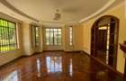 5 Bed Townhouse with En Suite in Lavington - 3