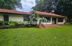4 Bed House with En Suite in Rosslyn - 12