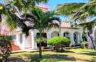 4 Bed Townhouse with En Suite in Bofa - 3