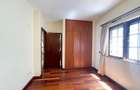 4 Bed Townhouse with En Suite in Westlands Area - 11