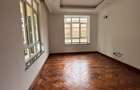 5 Bed Townhouse with En Suite in Lavington - 19