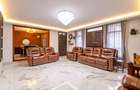 5 Bed Townhouse with En Suite in Lavington - 3