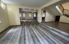 5 Bed Townhouse with En Suite at Westlands - 5