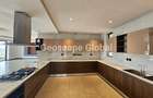 3 Bed Apartment with En Suite in Riverside - 10
