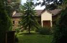 5 Bed Villa with En Suite in Karen Hardy - 16