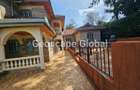 4 Bed House with En Suite in Nyari - 5