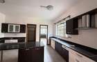 5 Bed Townhouse with En Suite at Lavington - 8