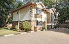 5 Bed House with En Suite in Lavington - 1