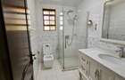 5 Bed House with En Suite in Runda - 17