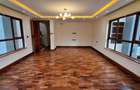 4 Bed House with En Suite at Rosslyn - 14