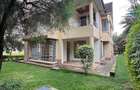 5 Bed Townhouse with En Suite at Lavington - 1