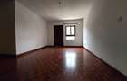 5 Bed Townhouse with En Suite at Lavington - 17
