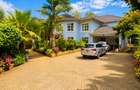 5 Bed House with En Suite in Runda - 1