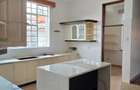 5 Bed House with En Suite in Runda - 17