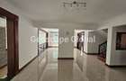 5 Bed House with En Suite in Rosslyn - 4