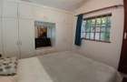 1 Bed House with En Suite in Lavington - 9