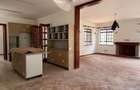 5 Bed Townhouse with En Suite in Lavington - 4