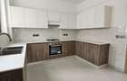 3 Bed Apartment with En Suite in Brookside - 6