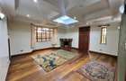 5 Bed House with En Suite in Runda - 16