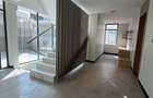 5 Bed Townhouse in Riverside - 12