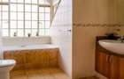 5 Bed Townhouse with En Suite in Kilimani - 6