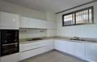 3 Bed Apartment with En Suite in Parklands - 10