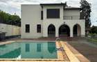 5 Bed House with En Suite in Runda - 1