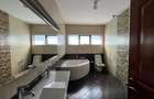 5 Bed Townhouse with En Suite in Westlands Area - 9