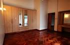 5 Bed Townhouse with En Suite in Lavington - 4