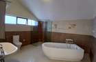 5 Bed Townhouse with En Suite at Gravelia Groove - 8