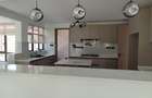 6 Bed Townhouse with En Suite at Lavington - 3