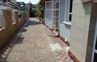 3 Bed House with En Suite at Flame Tree - 19