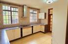 5 Bed Townhouse with En Suite at Lavington Green - 19