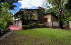 4 Bed House with En Suite in Lavington - 2