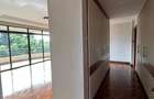 3 Bed Apartment with En Suite at Riverside Drive - 6