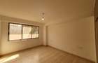 4 Bed Apartment with En Suite in Parklands - 11