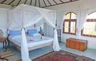 5 Bed Villa with En Suite at Paparemo - 7