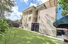 5 Bed House with En Suite in Lavington - 3