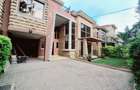 5 Bed Townhouse with En Suite in Lavington - 1