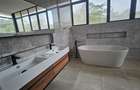 5 Bed House with En Suite in Nyari - 13