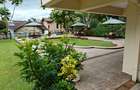 2,120 ft² Office with Service Charge Included at Lavington - 4