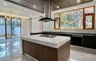 9 Bed House with En Suite at Lavington Green - 13