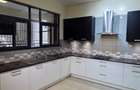 3 Bed Apartment with En Suite at Parklands - 17