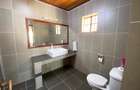 5 Bed Townhouse with En Suite in Spring Valley - 9