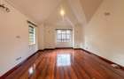 4 Bed Townhouse with En Suite in Spring Valley - 10
