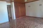 5 Bed House with En Suite in Runda - 4