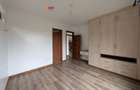 3 Bed Apartment with En Suite in Nyari - 16