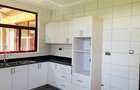 7 Bed House with En Suite in Redhill - 5