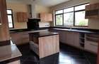 5 Bed Townhouse with En Suite in Lavington - 4
