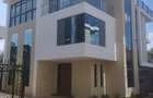 5 Bed Townhouse with En Suite in Lavington - 3